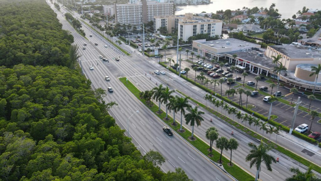 michel reyes PaLycELCsPc unsplash